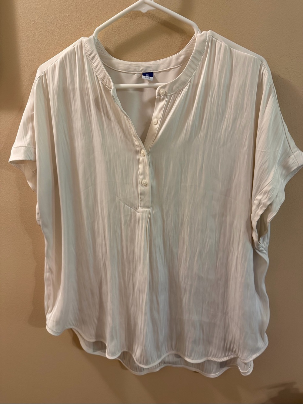 Women’s Old Navy Cream Button-Front Short Sleeve Blouse size XL